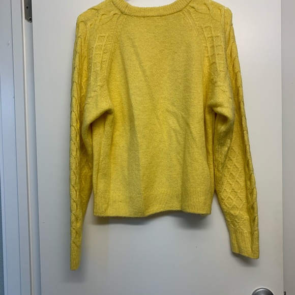 H&M Cable Knit sweater - Picture 2 of 3
